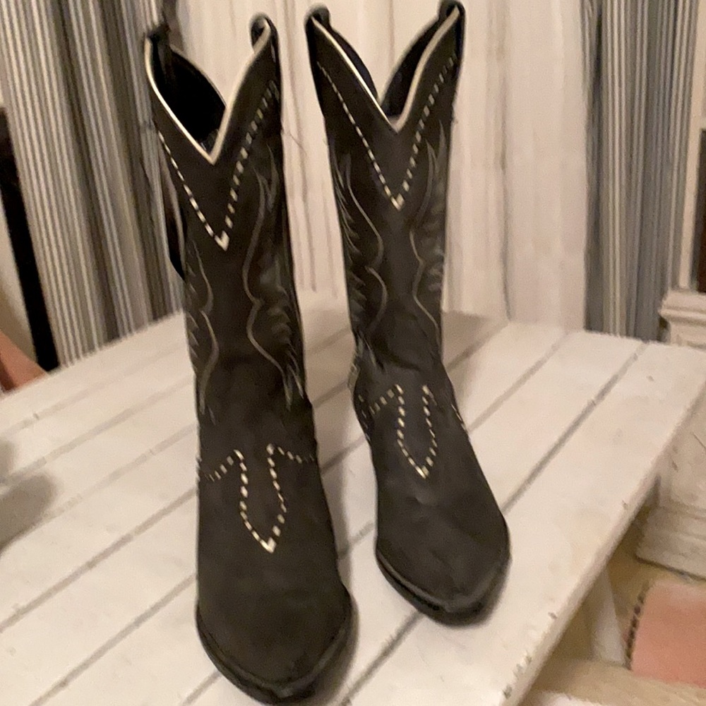 Black suedeTony Lama cowboy boots sz 7